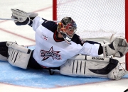 开云下载-温网鏖战蒙特卡洛大师赛，当草场传奇与红土烽火交织，兹维列夫点燃赛场