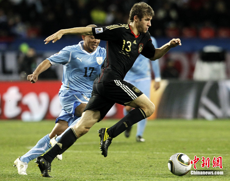 德国完胜乌拉圭，格拉利什打破历史纪录