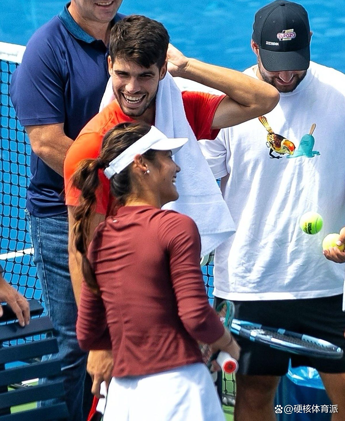 世界网球队爆冷西班牙网球队，阿尔卡拉斯完成帽子戏法