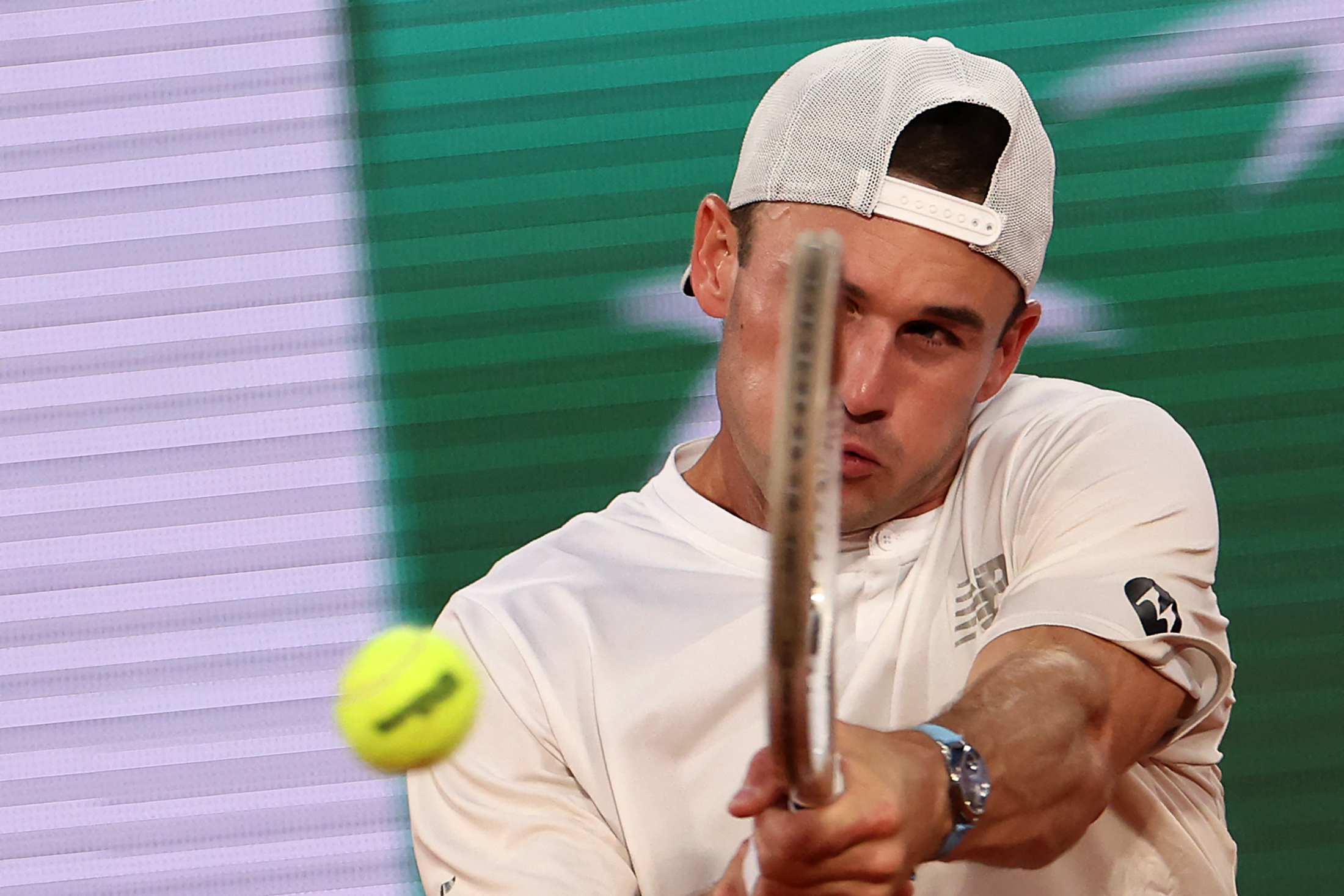 世界网球队爆冷西班牙网球队，阿尔卡拉斯完成帽子戏法