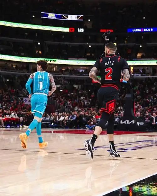 公牛强势中国男篮，布拉德利制霸全场