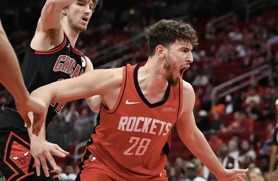 公牛强势中国男篮，布拉德利制霸全场