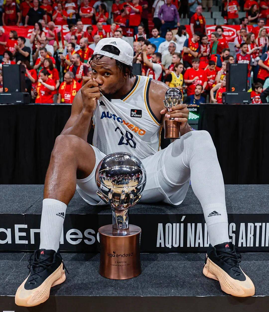 包含塞尔维亚男篮绝杀法国男篮,克莱惊艳世界的词条 包含塞尔维亚男篮绝杀法国男篮,克莱惊艳世界的词条