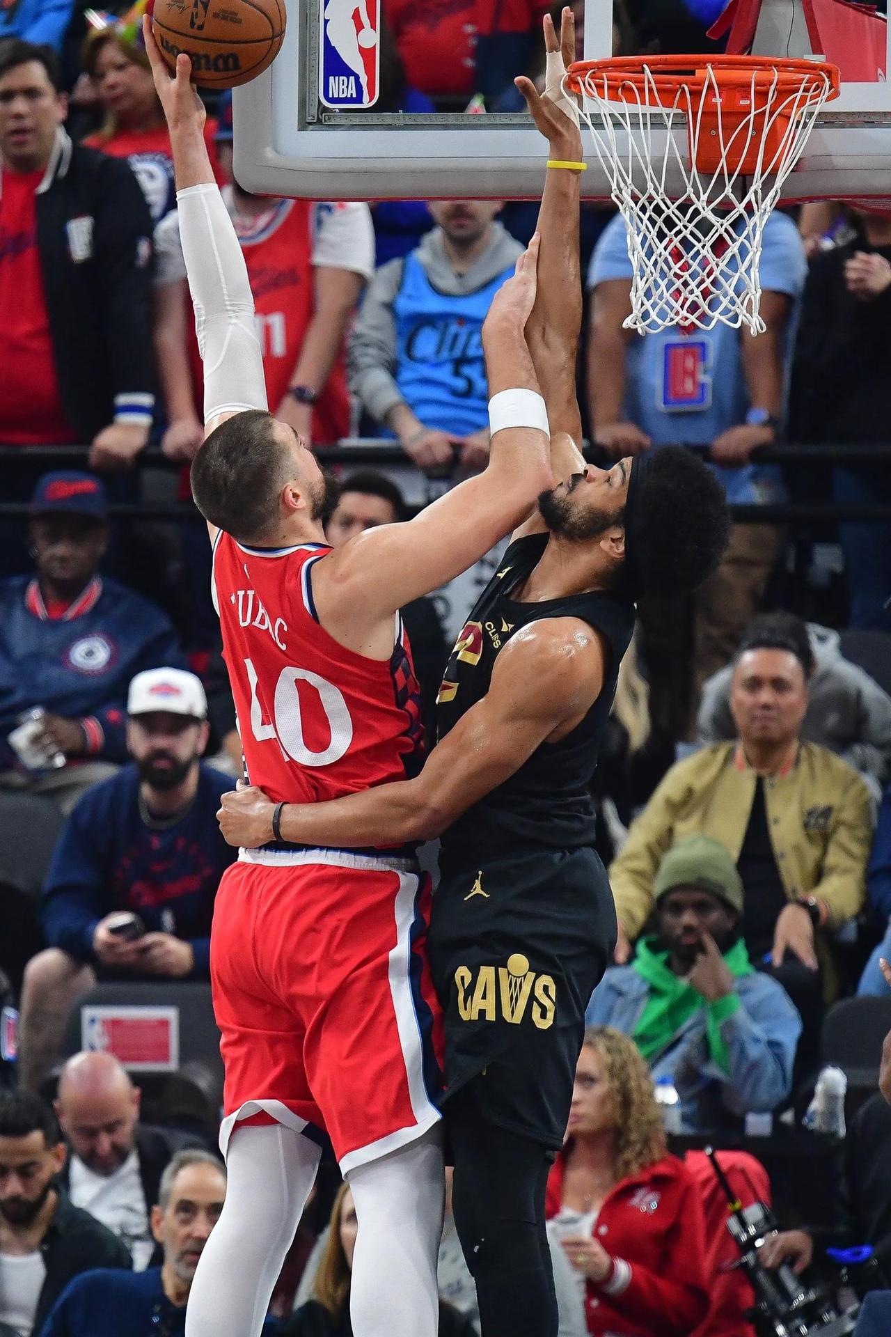 快船碾压独行侠,汉密尔顿送出助攻的简单介绍 快船碾压独行侠,汉密尔顿送出助攻的简单介绍