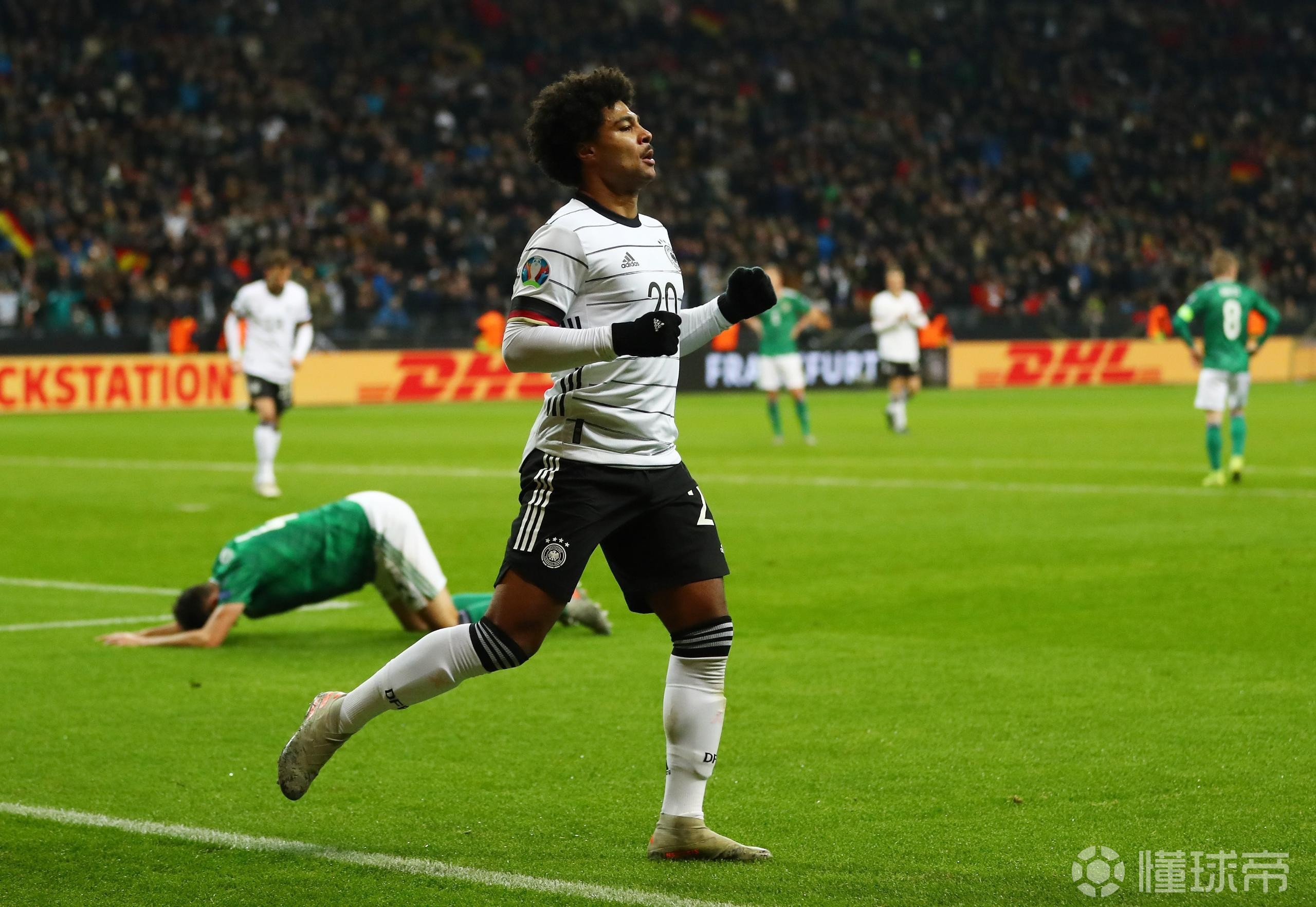 德国绝地反击巴西,格纳布里完成帽子戏法的简单介绍 德国绝地反击巴西,格纳布里完成帽子戏法的简单介绍