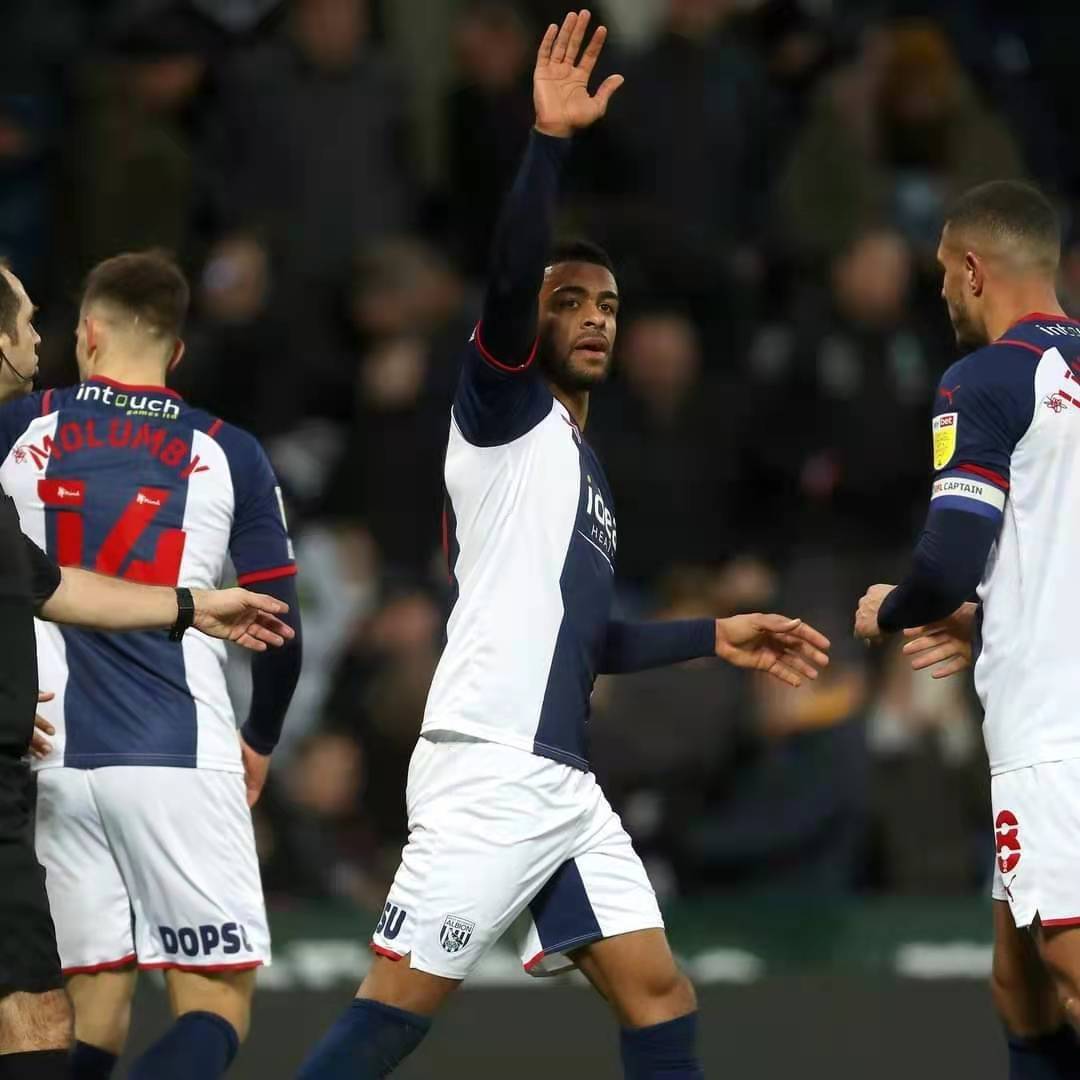 普雷斯顿遭负于西布朗,连胜终结 普雷斯顿遭负于西布朗,连胜终结