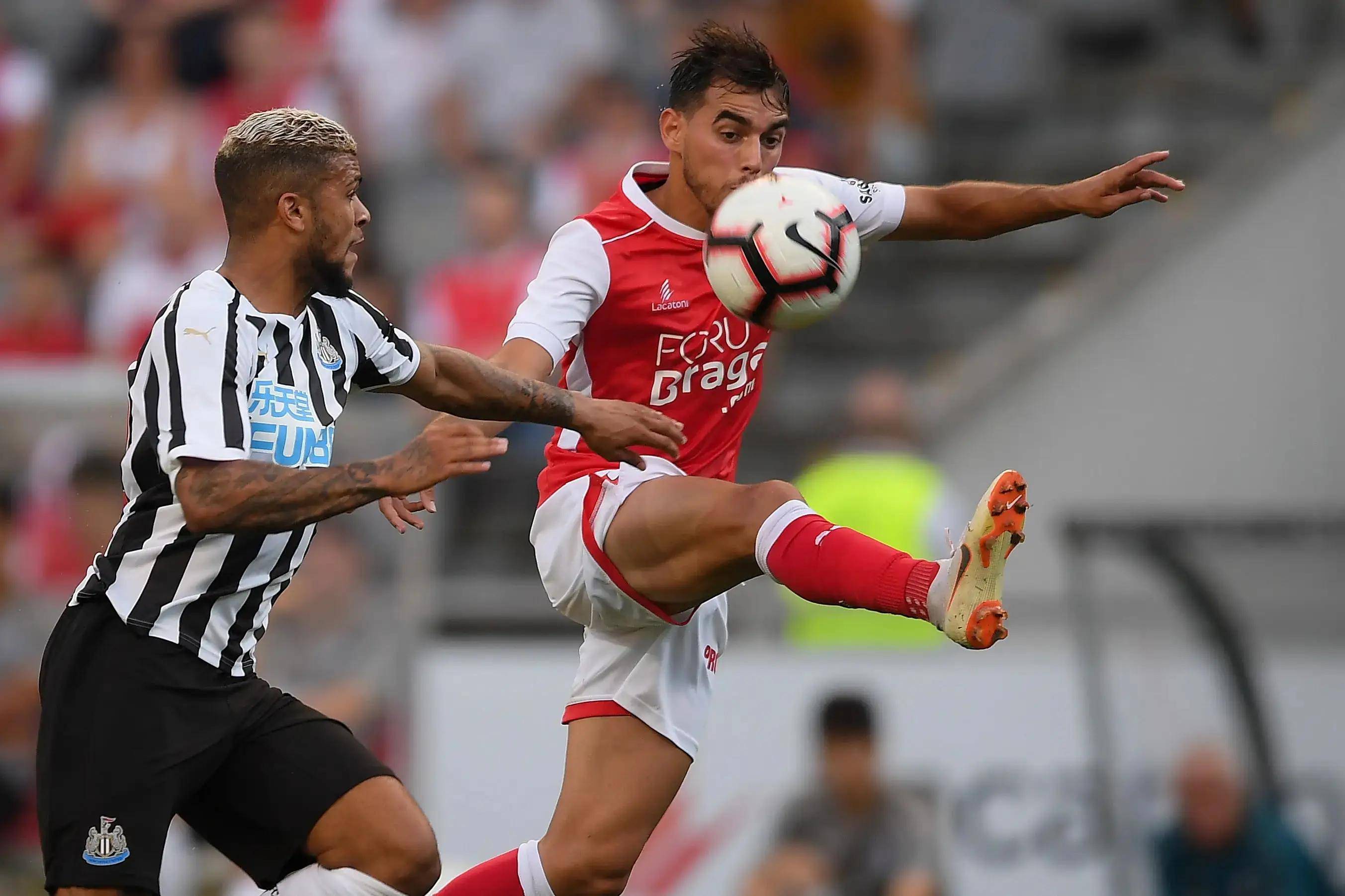 包含莱比锡红牛2-0轻取博鲁西亚门兴的词条