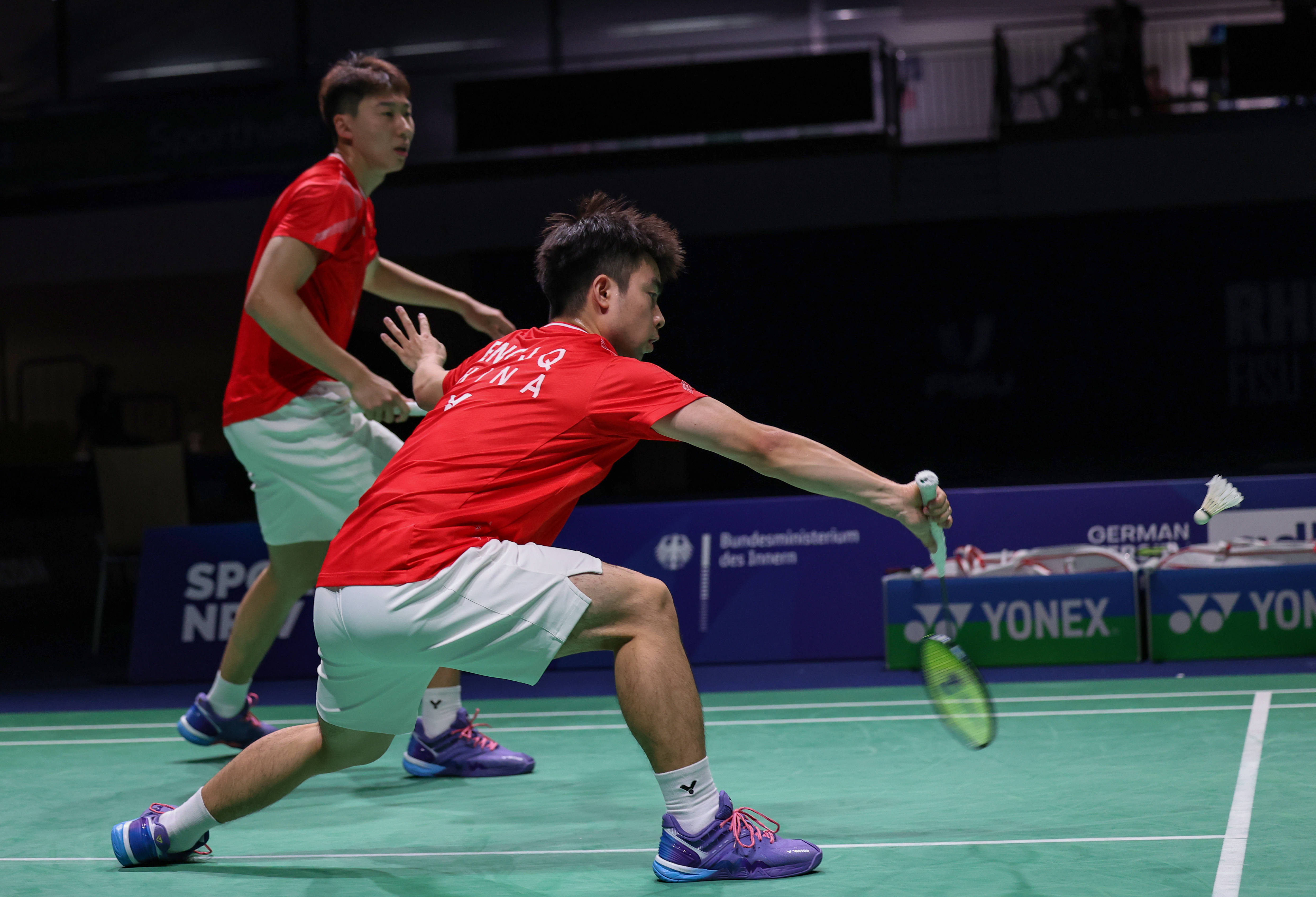 羽毛球团体赛:印尼队力压中国队夺金的简单介绍 羽毛球团体赛:印尼队力压中国队夺金的简单介绍