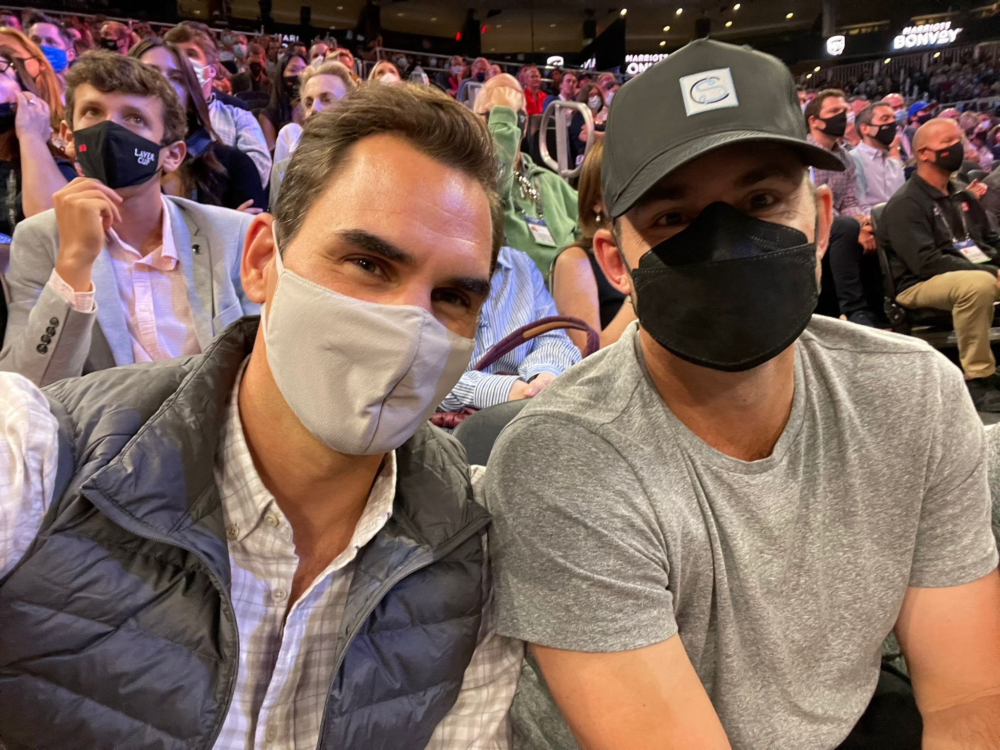 包含美国网球队强势英国网球队，费德勒完成帽子戏法的词条